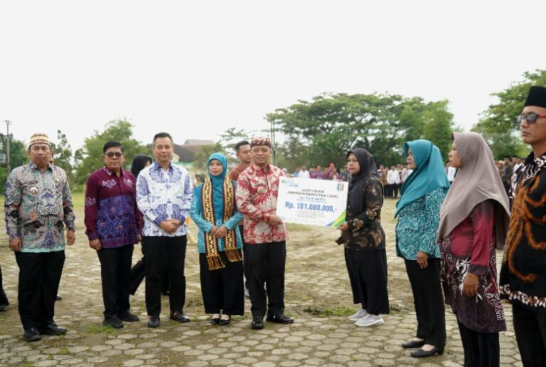 Pemkab Pringsewu Gelar Apel Peringatan Hari Desa Nasional