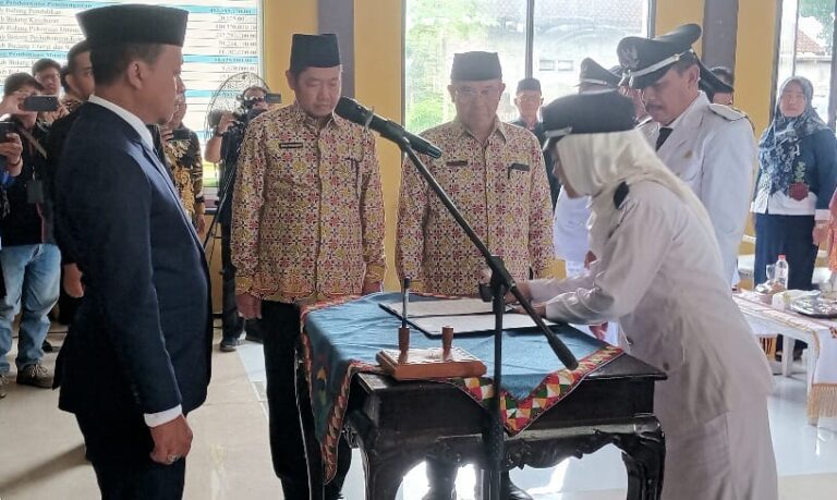 Bupati Pringsewu Lantik Lima Kapekon PAW dan Tiga Penjabat