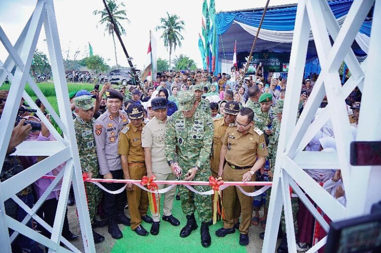 Pangdam XXI Radin Inten Resmikan Jembatan Garuda di Pringsewu