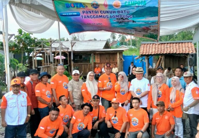 ORARI DXpedition Team dan PDXC Gelar CAMPOTA & BOTA di Pantai Cukuhbatu Kotaaagung