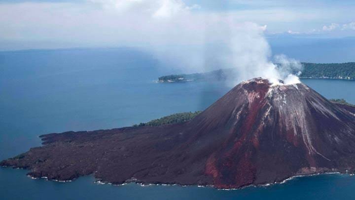 Setelah 25 Jam Erupsi Berakhir, Kini Gunung Anak Krakatau Berganti Letusan Strombolian