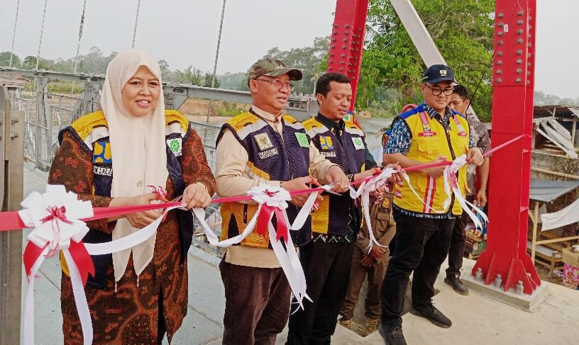 Bupati Pringsewu Resmikan Jembatan Gantung Podosari – Sukoharjo IV